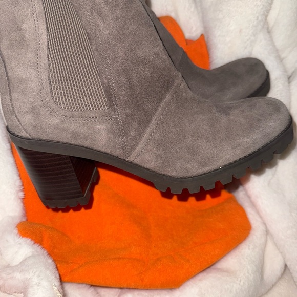 UGG Charcoal Suede Chunky Heeled Boots - Picture 10 of 10